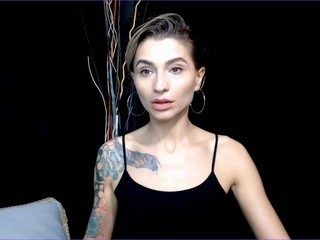 Mia Rubik On Cam For Live Strip Chat My Stripper